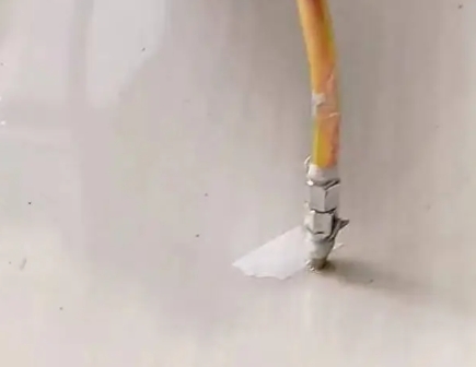 墨竹工卡瓷砖空鼓维修公司专业解答在瓷砖铺贴过程中，如果使用的砂料过粗（如全部使用了粗砂），可能会导致以下问题